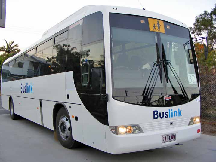 Buslink Hino RN8J Mills-Tui Orbit 314